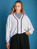 Blusa oversized com decote em "v", listras em contraste e mangas de cava quadrada aBenção